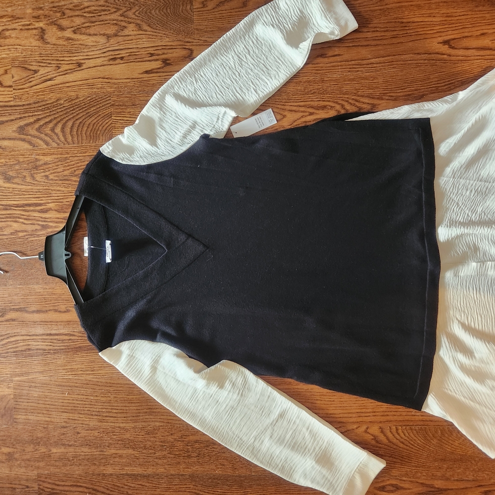 DKNY Dress Or Long Sweater Black and White V-Neck Sweater Sz Xl Twoefer